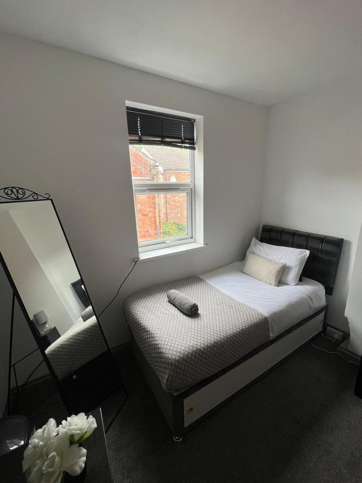 Lincoln City Centre Rooms P&S Ngoại thất bức ảnh
